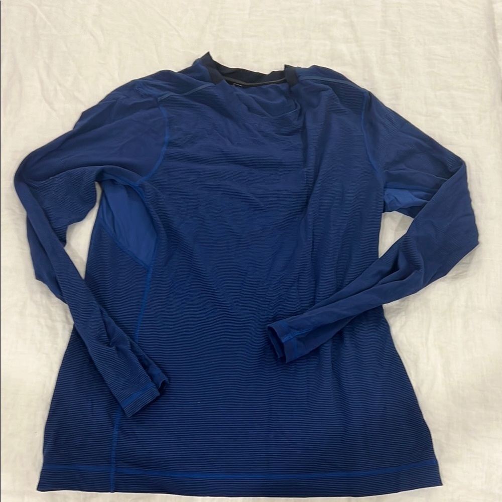 MENS Lululemon Blue Long Sleeve Athletic Shirt
